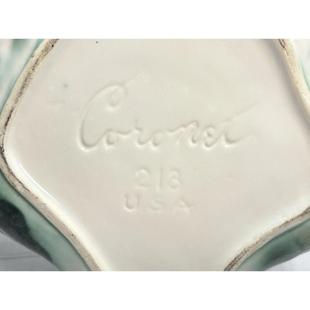Hull Pottery Company vintage hull